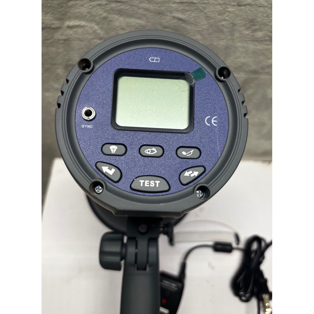 Neewer Vision4 Studio Flash Wireless Strobe VC-816TX Transmitter w/ battery - Picture 3 of 9
